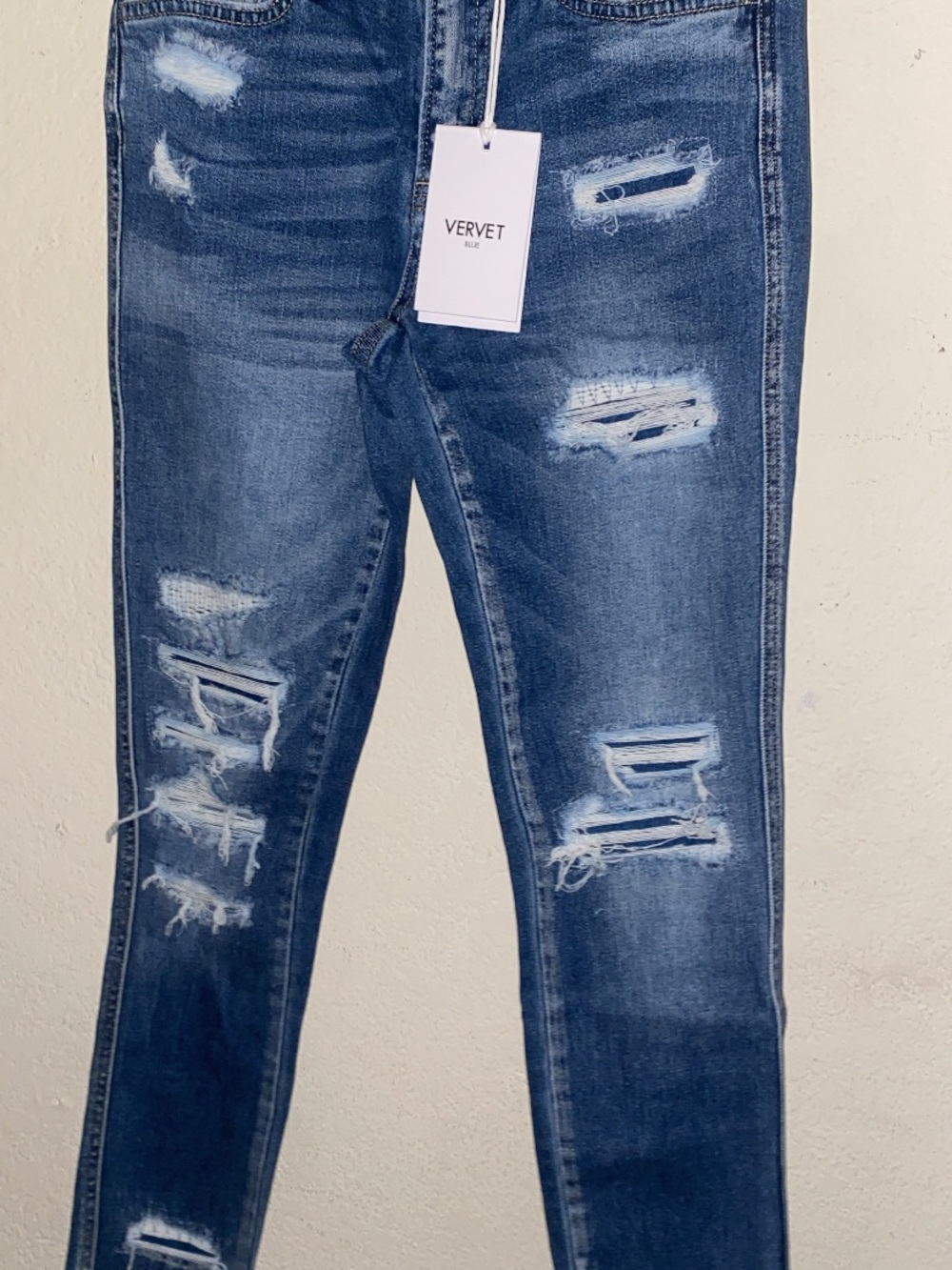 VERVET BY FLYING MONKEY Distressed Skinny Jeans in Dark Blue Wash